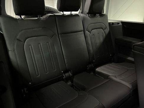 Used 2023 Land Rover Defender 130 X image 28