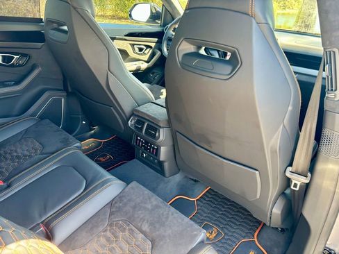 Used 2023 Lamborghini Urus S image 28