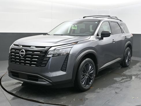 New 2026 Nissan Pathfinder SL w/ SL Premium Package FWD image 3
