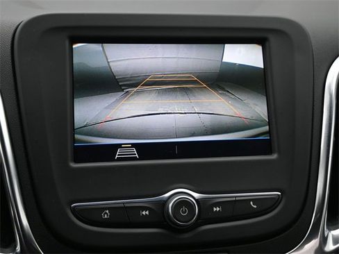 Used 2021 Chevrolet Equinox LS w/ LS Convenience Package image 31