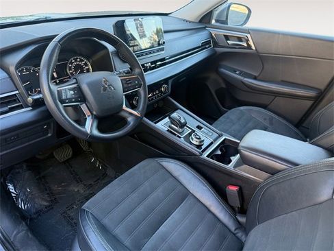 Used 2023 Mitsubishi Outlander ES image 15