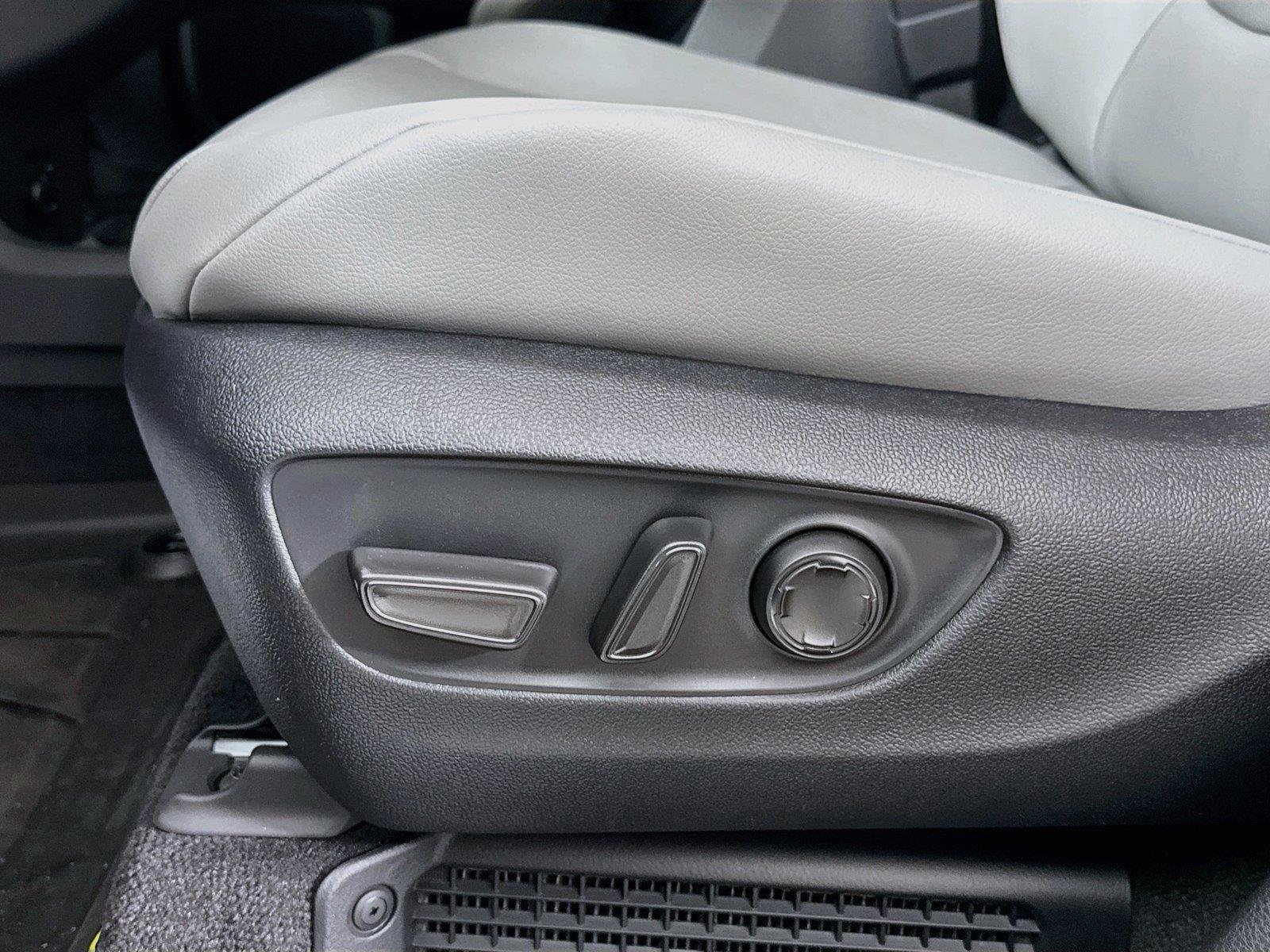 New 2026 Toyota Sienna XLE FWD image 30