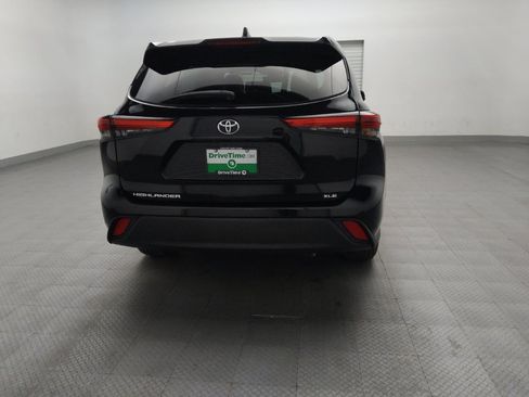 Used 2021 Toyota Highlander XLE image 7