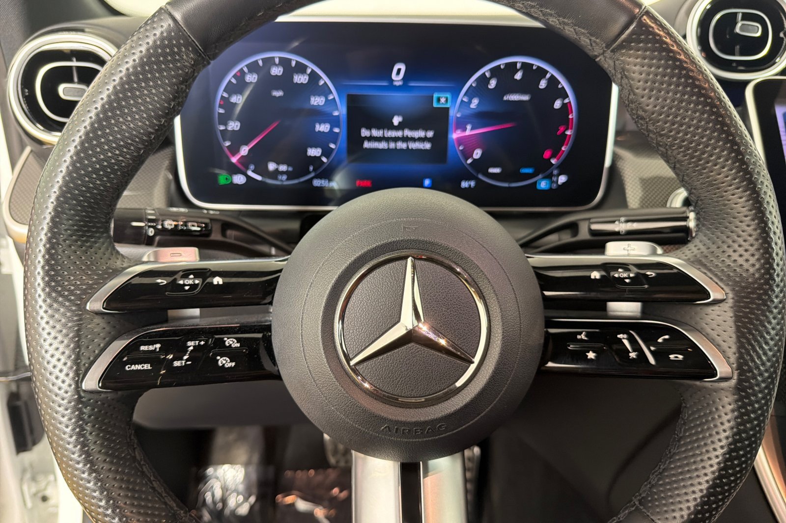 Used 2024 Mercedes-Benz GLC 300 4MATIC image 22
