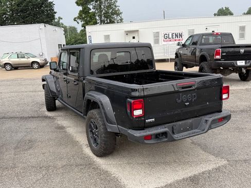 Used 2023 Jeep Gladiator Sport AWD/4WD image 9