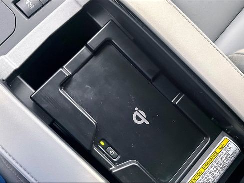 Used 2022 Toyota Highlander XLE image 33