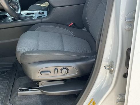 Certified 2023 Chevrolet Traverse LT FWD image 26