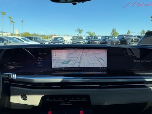 Used 2025 Cadillac Escalade Sport image 9