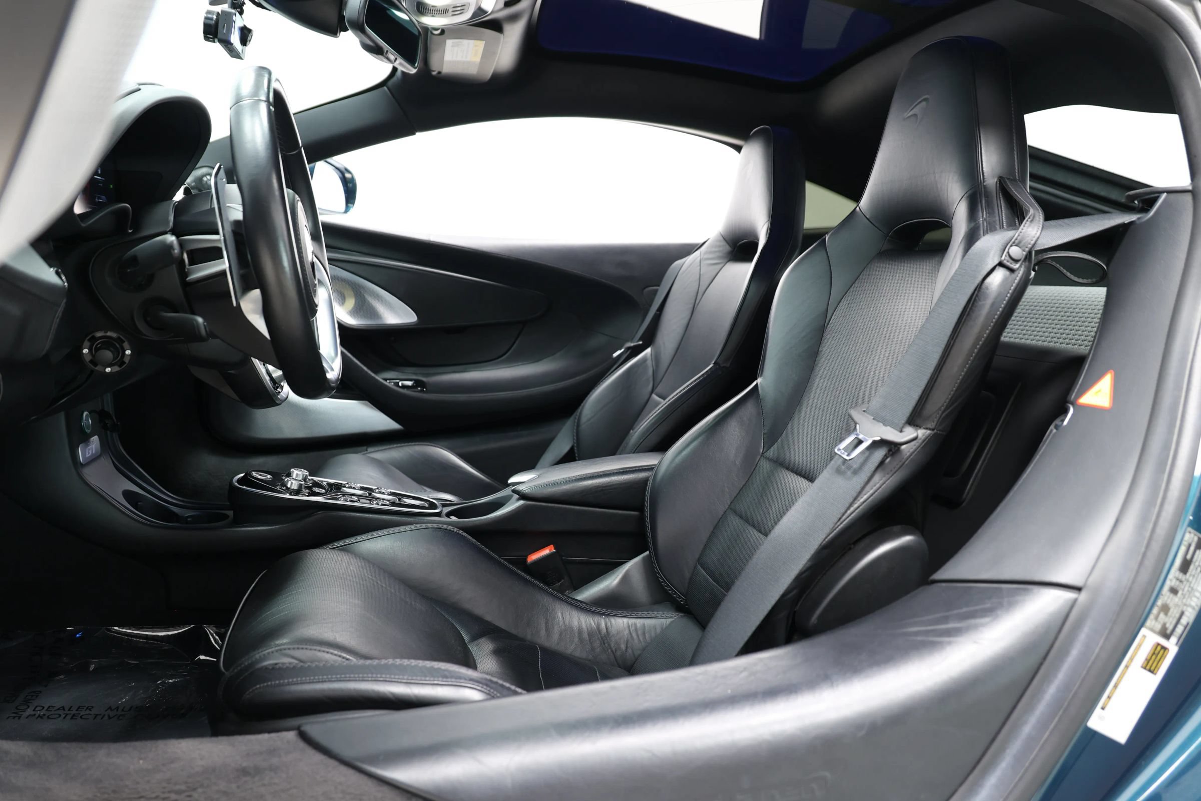 Used 2021 McLaren GT RWD image 4