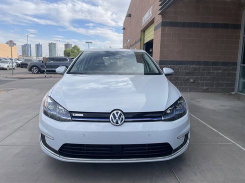 Used 2019 Volkswagen e-Golf SEL Premium image 8