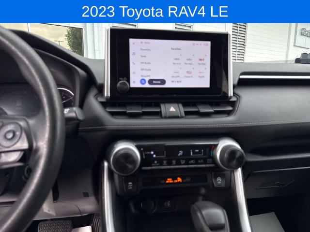 Used 2023 Toyota RAV4 LE AWD/4WD image 17