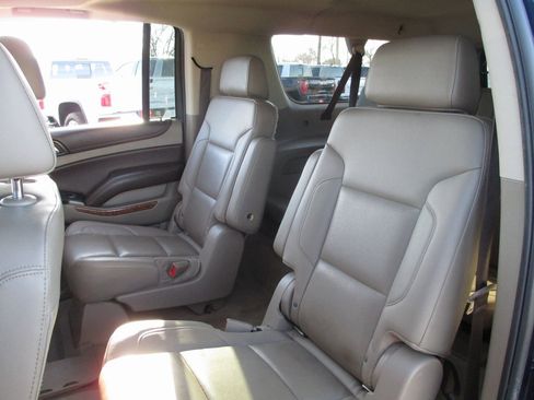 Used 2018 Chevrolet Suburban Premier image 22