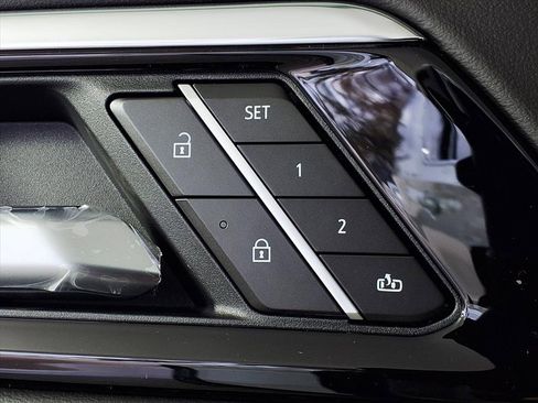 New 2026 Chevrolet Suburban High Country image 17