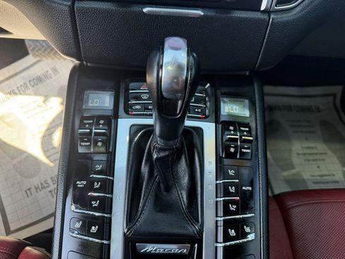 Used 2018 Porsche Macan S AWD/4WD image 20