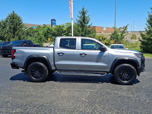 Used 2024 Chevrolet Colorado Trail Boss w/ Technology Package AWD/4WD image 7