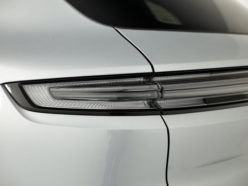 Certified 2025 Porsche Cayenne image 14