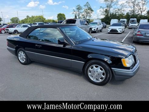 Used 1995 Mercedes-Benz E 320 Convertible image 4