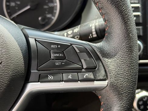 Used 2021 Nissan Versa SR w/ Electronics Package FWD image 20