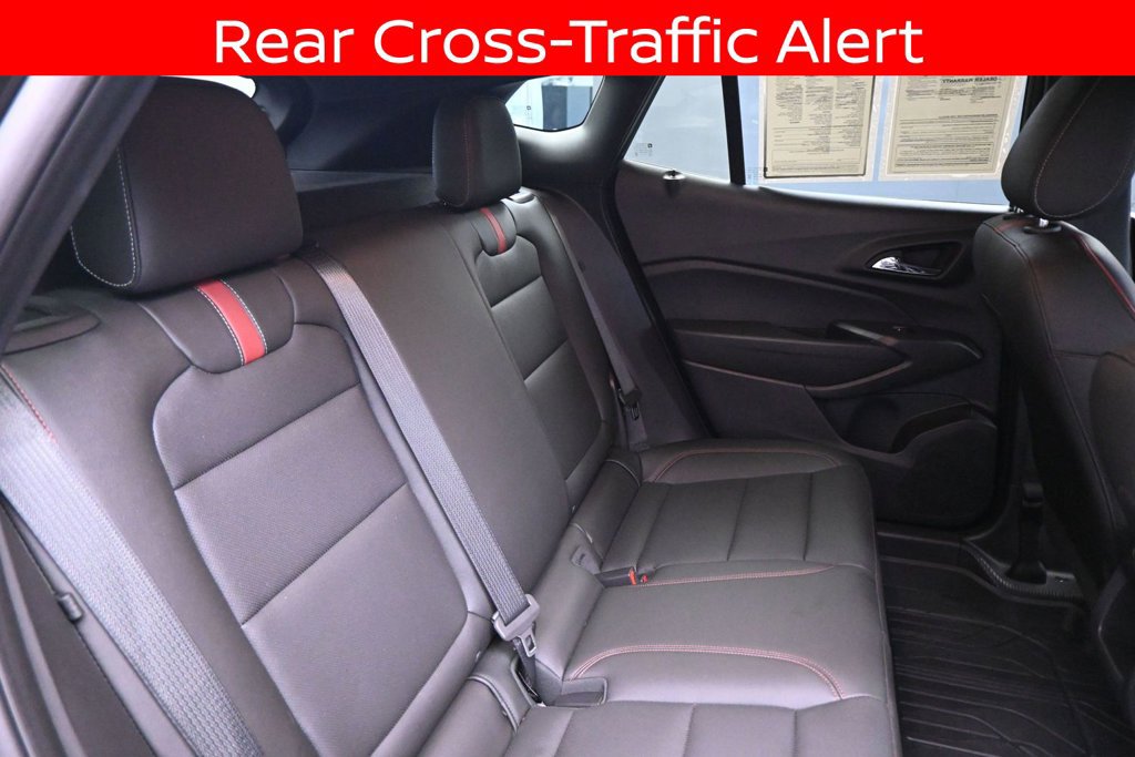 Used 2025 Chevrolet Trax RS w/ Driver Confidence Package FWD image 18