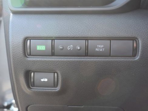 Used 2025 Nissan Sentra S image 23