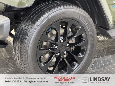 Used 2023 Jeep Wrangler Unlimited Sahara w/ Cold Weather Group AWD/4WD image 11