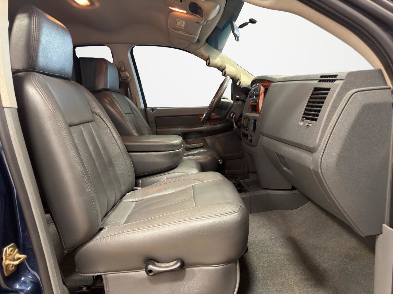 Used 2006 Dodge Ram 2500 Truck SLT AWD/4WD image 27