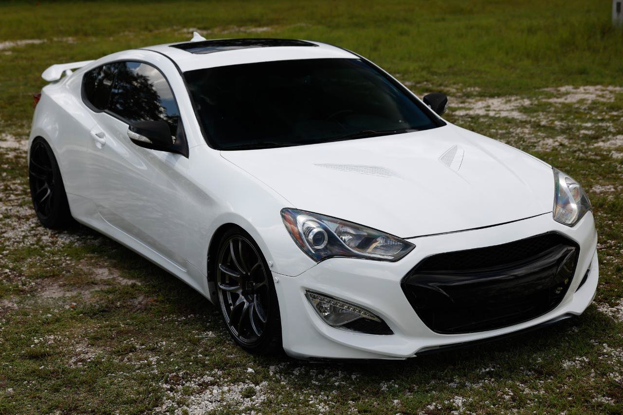 Used 2013 Hyundai Genesis 3.8 RWD image 15