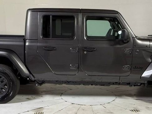 New 2025 Jeep Gladiator Sport AWD/4WD image 8