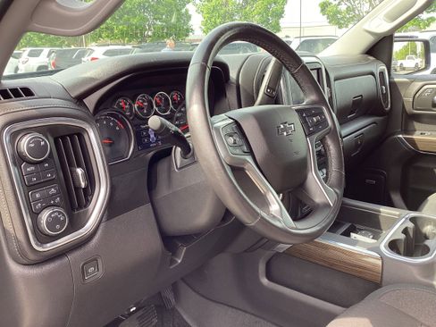 Used 2019 Chevrolet Silverado 1500 RST AWD/4WD image 11