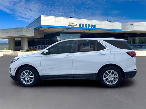 Used 2023 Chevrolet Equinox LT image 3