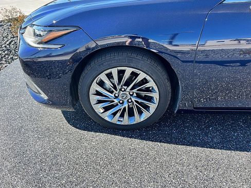 Used 2025 Lexus ES 350 Ultra Luxury w/ Accessory Package (Z1) image 7