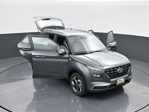 New 2026 Hyundai Venue SEL FWD image 29