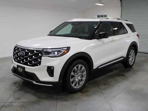 New 2026 Ford Explorer Platinum image 3