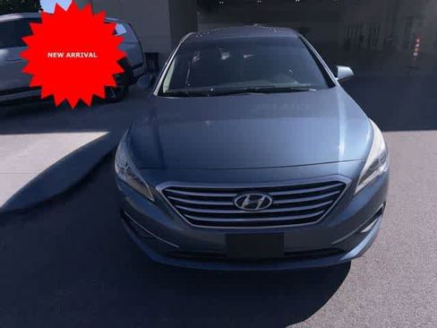 Used 2017 Hyundai Sonata SE image 2