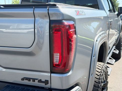 Used 2023 GMC Sierra 1500 AT4 w/ AT4 Premium Package AWD/4WD image 10