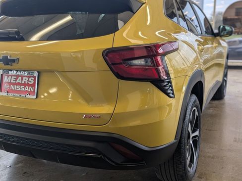 Used 2024 Chevrolet Trax RS w/ Driver Confidence Package image 3