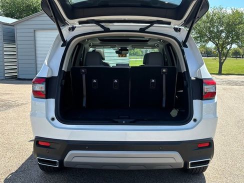 Used 2025 Honda Pilot Touring image 6