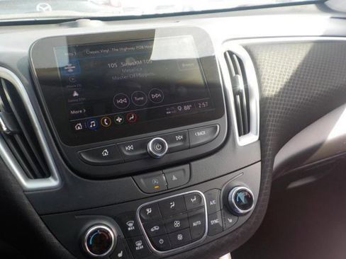 Used 2024 Chevrolet Malibu LT image 9