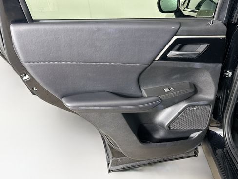 Used 2025 Mitsubishi Outlander SE FWD image 26