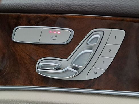 Used 2018 Mercedes-Benz E 300 4MATIC image 39