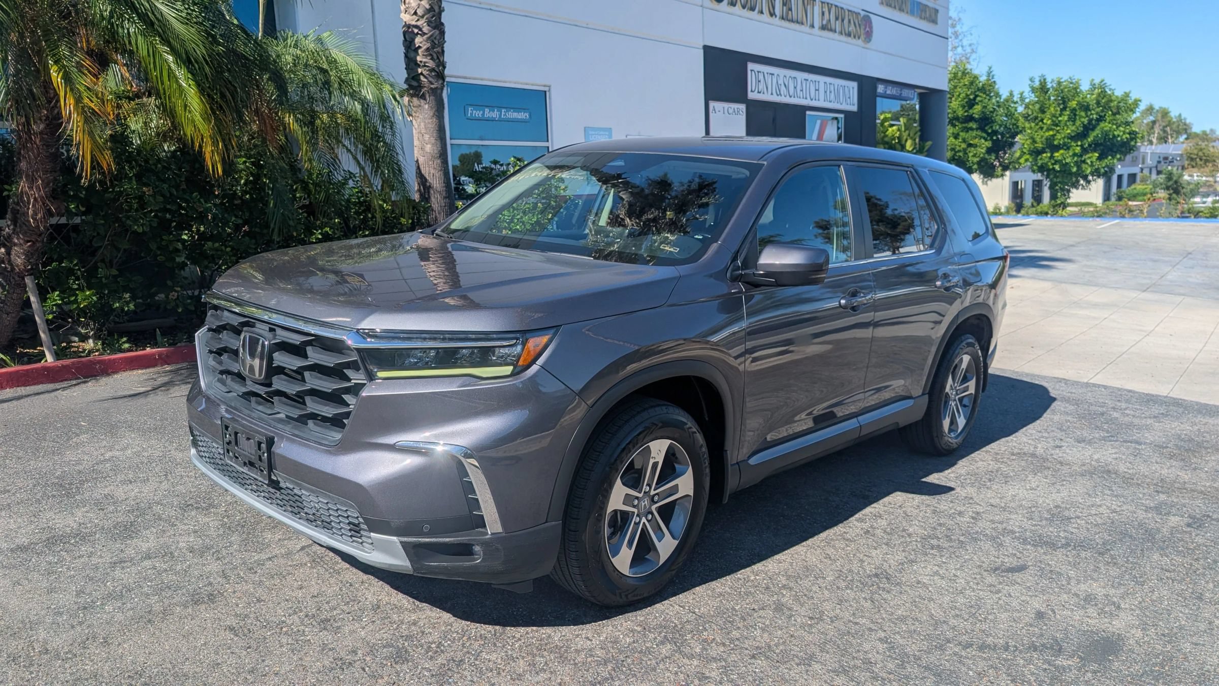 Used 2024 Honda Pilot EX-L image 3