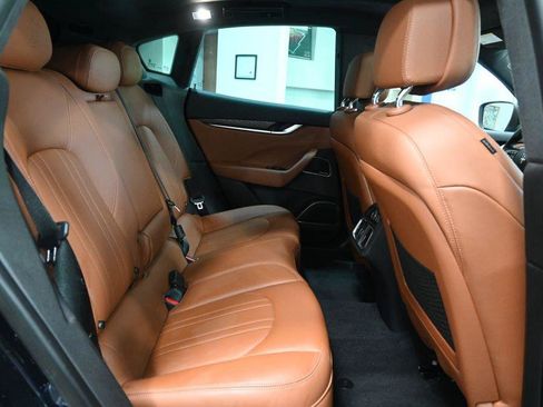 Used 2023 Maserati Levante GT AWD/4WD image 18