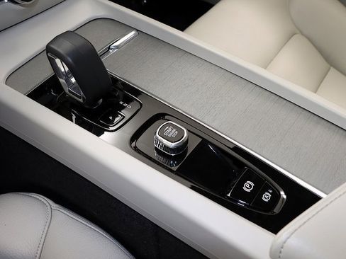 Used 2023 Volvo S60 B5 Plus w/ Climate Package image 20