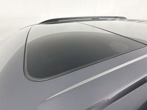 Used 2022 Ford Explorer XLT w/ Equipment Group 202A image 14