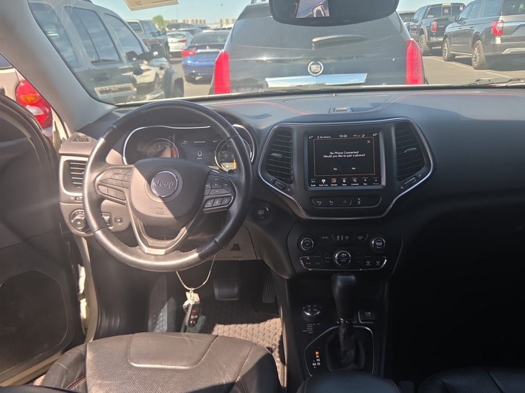 Used 2019 Jeep Cherokee Trailhawk AWD/4WD image 10