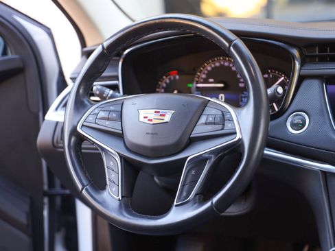 Used 2018 Cadillac XT5 Luxury w/ LPO, Black Ice Package image 25