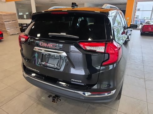 Used 2022 GMC Terrain SLT w/ Infotainment Package II AWD/4WD image 10