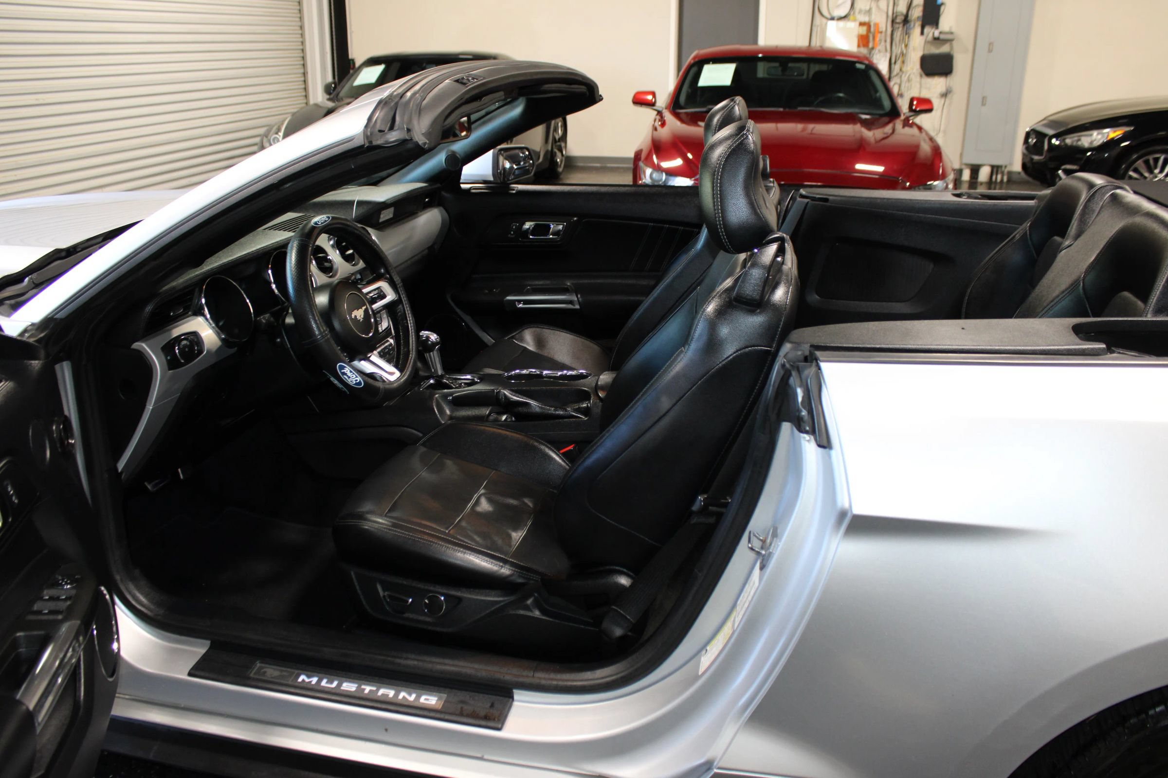 Used 2016 Ford Mustang Convertible RWD image 30