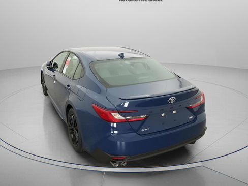 New 2026 Toyota Camry SE FWD image 11