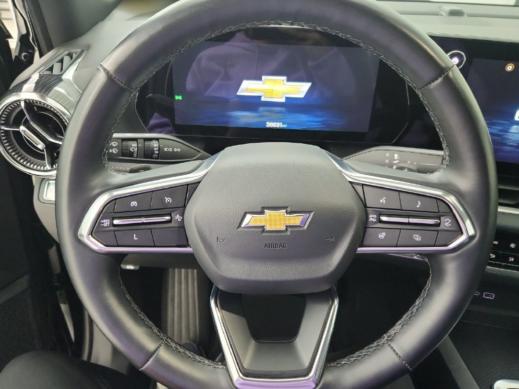 Used 2025 Chevrolet Equinox LT w/ Convenience Package II AWD/4WD image 24
